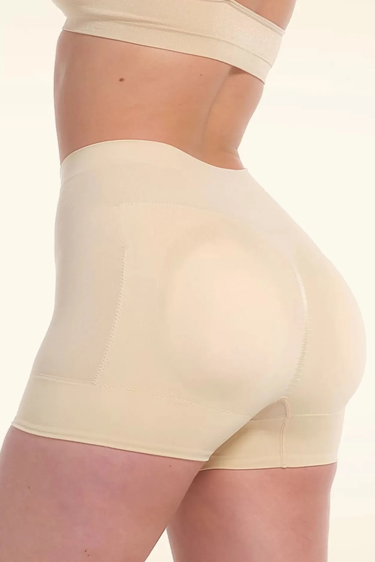 MAGIC Bodyfashion Booty Booster Short In Latte>Vrouwen Shapewear