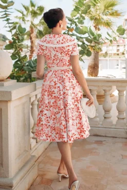 Vintage Diva Greta Swing Jurk In Wit Met Rode Rozen Print>Vrouwen Plus Size Jurken