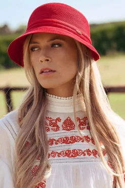 Brontu00e9 Julia Straw Cloche Hoed In Rood>Vrouwen Hoeden & Fascinators