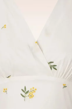 Vixen Met Bloemen Geborduurde Swingjurk In Wit><noscript><img width=