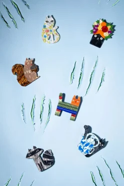 Erstwilder Pinata Cat Broche><noscript><img width=