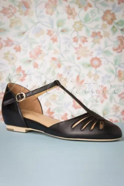 Charlie Stone Singapore T-Strap Flats In Zwart><noscript><img width=